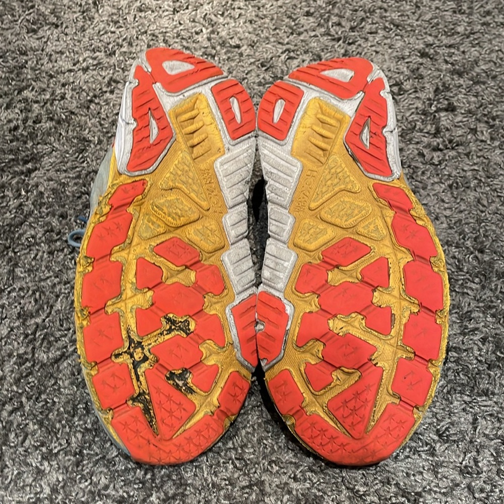 Hoka arahi 6 - Picture 3 of 8